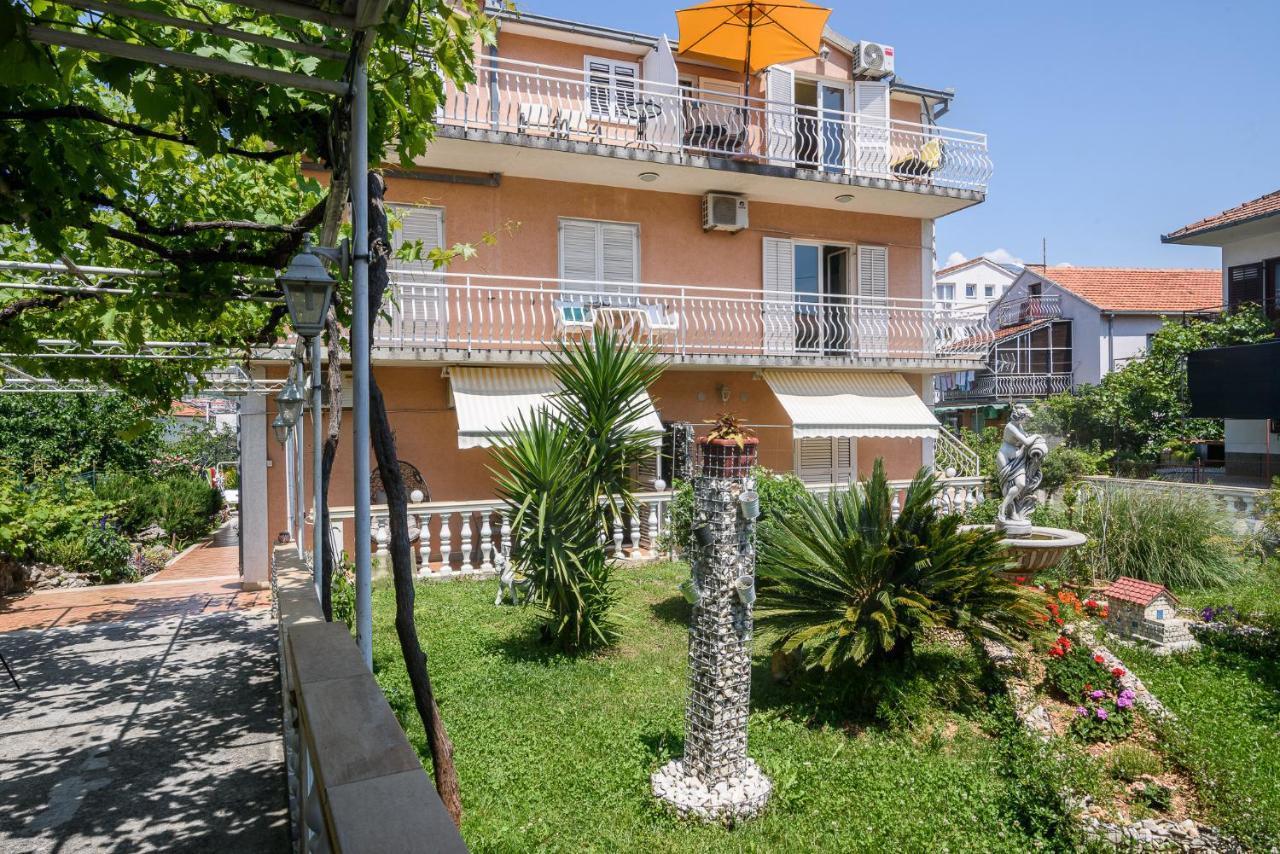 Vikeli Apartment Trogir Luaran gambar