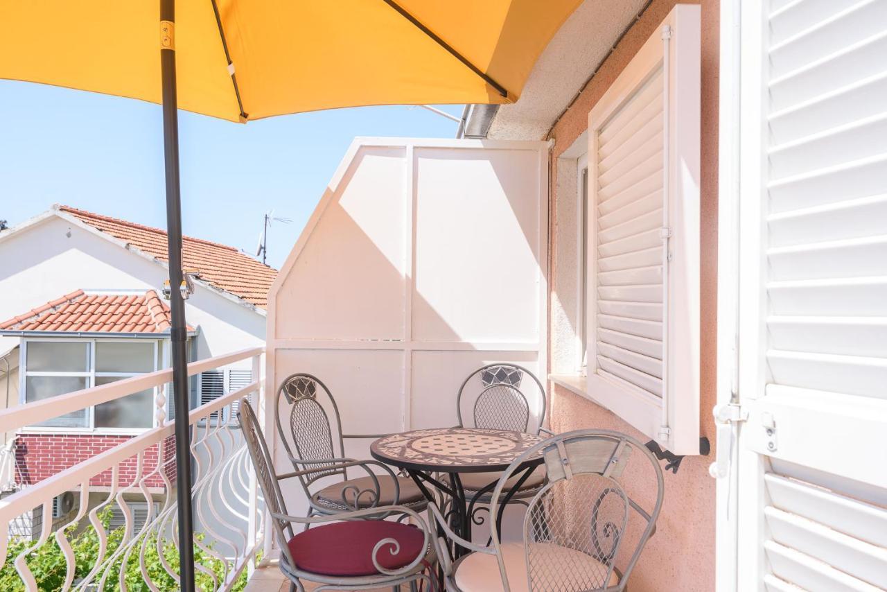 Vikeli Apartment Trogir Luaran gambar